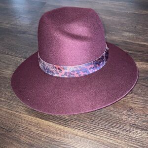 Rag and bone women’s Wide Brim wool  in Burgundy with Leopard Accent hat size L